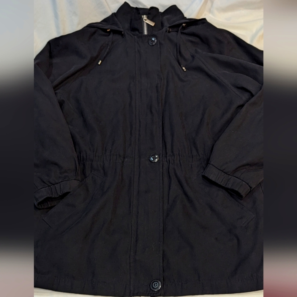 Essential Size MEDIUM London Fog Black removeable Hood Lined Soft Jacket